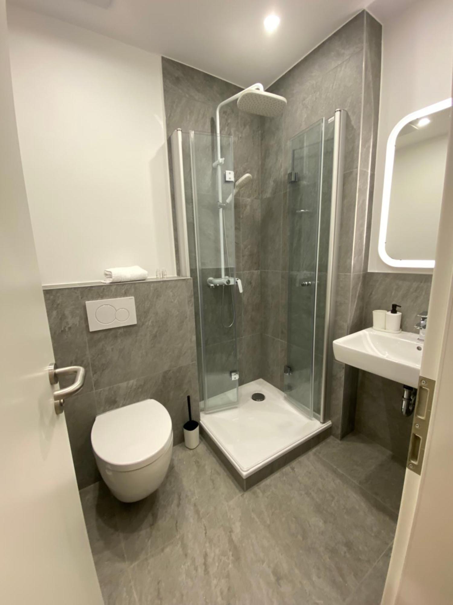 Zur Waldlust Hotel Frankfurt am Main ภายนอก รูปภาพ